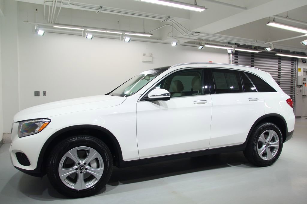 Used 2018 Mercedes-Benz GLC 300 4MATIC image 3