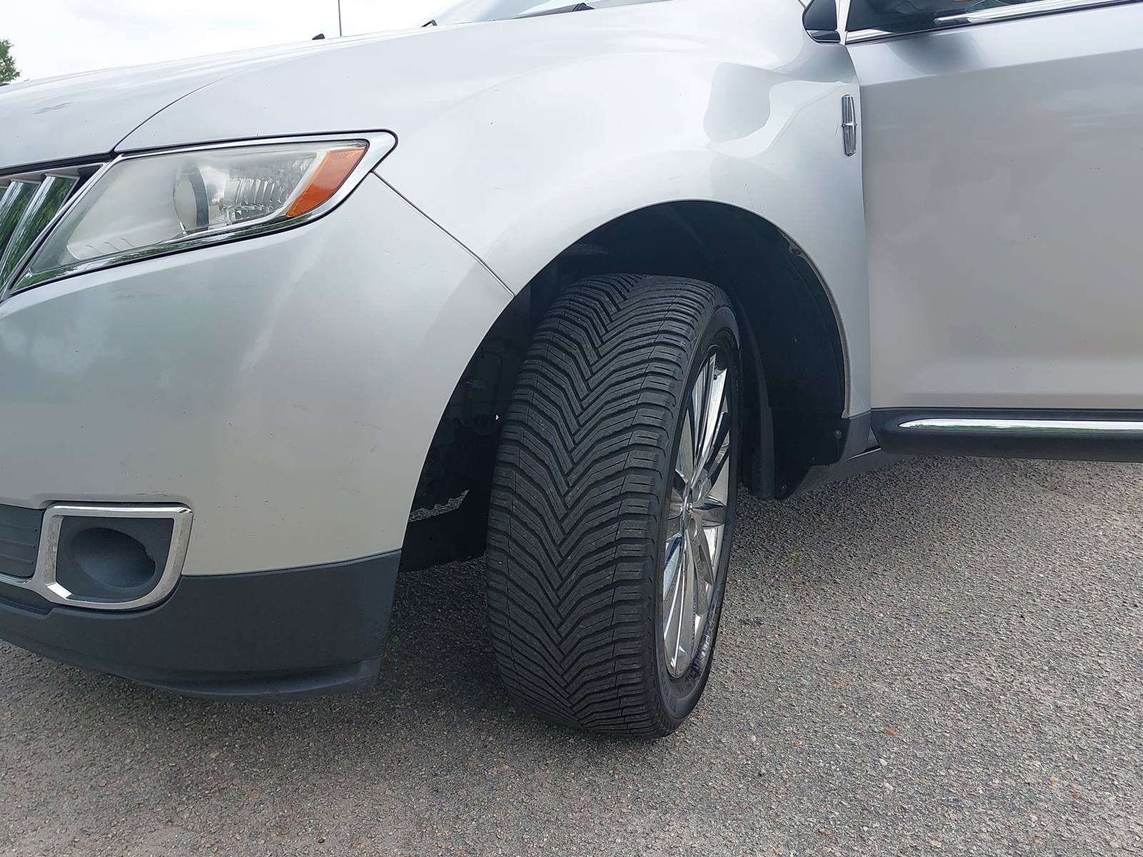 Used 2011 Lincoln MKX AWD w/ 102A Rapid Spec Order Code image 32