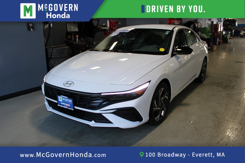 Used 2025 Hyundai Elantra Sport image 1