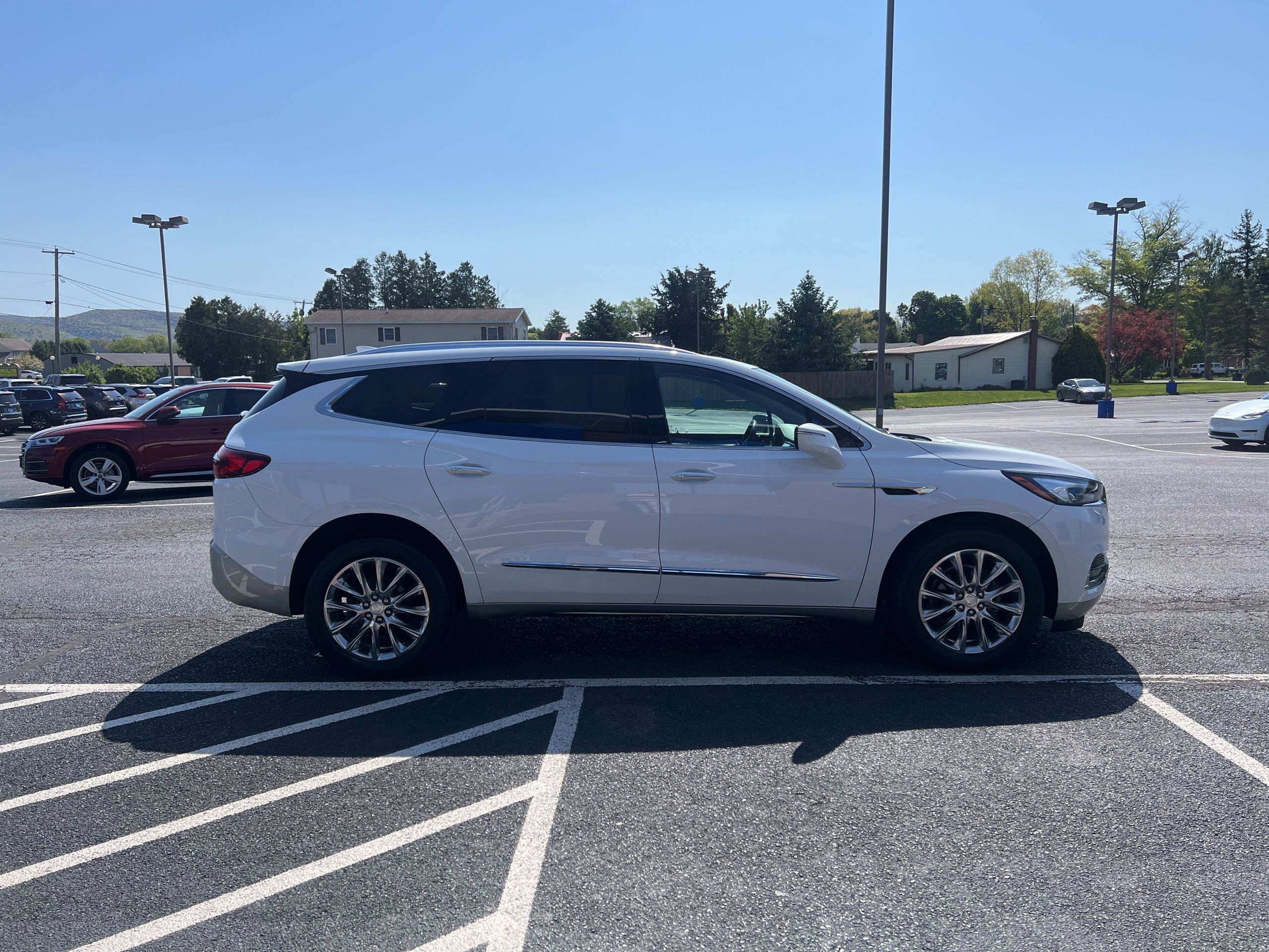 Used 2021 Buick Enclave Premium w/ Sun and Sites Package AWD/4WD image 7