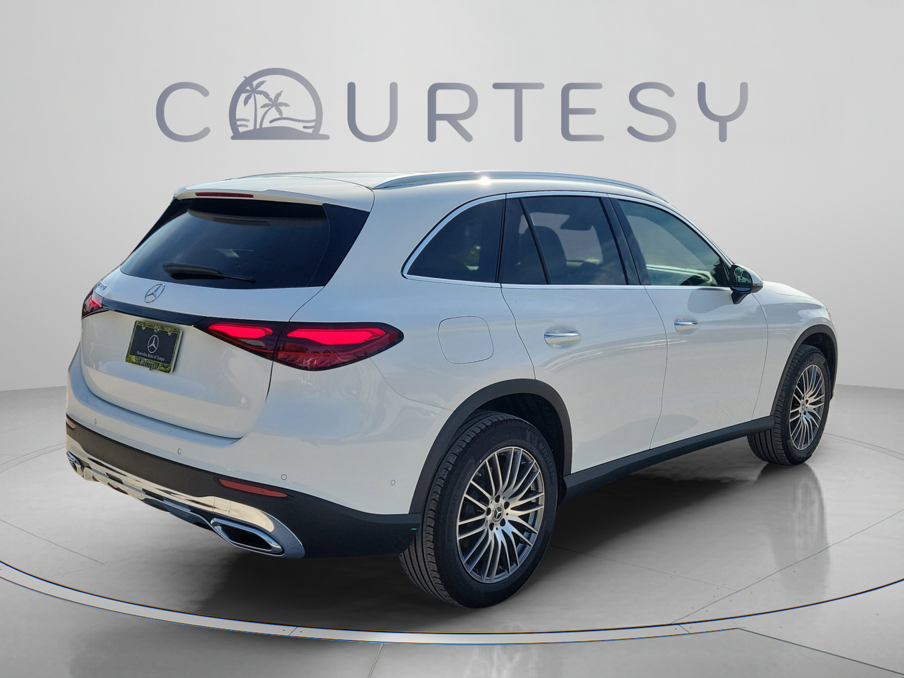 Certified 2026 Mercedes-Benz GLC 300 image 4
