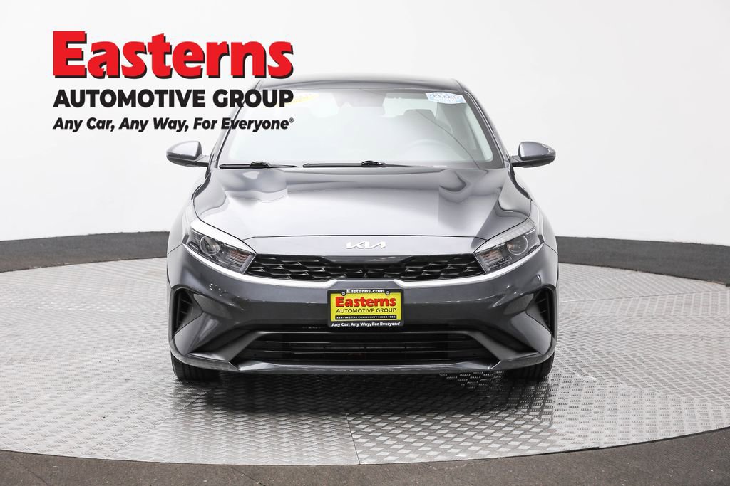 Used 2023 Kia Forte LXS image 2