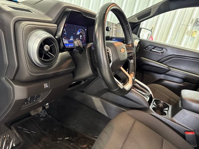 Used 2025 Chevrolet Colorado LT w/ Advanced Trailering Package AWD/4WD image 47