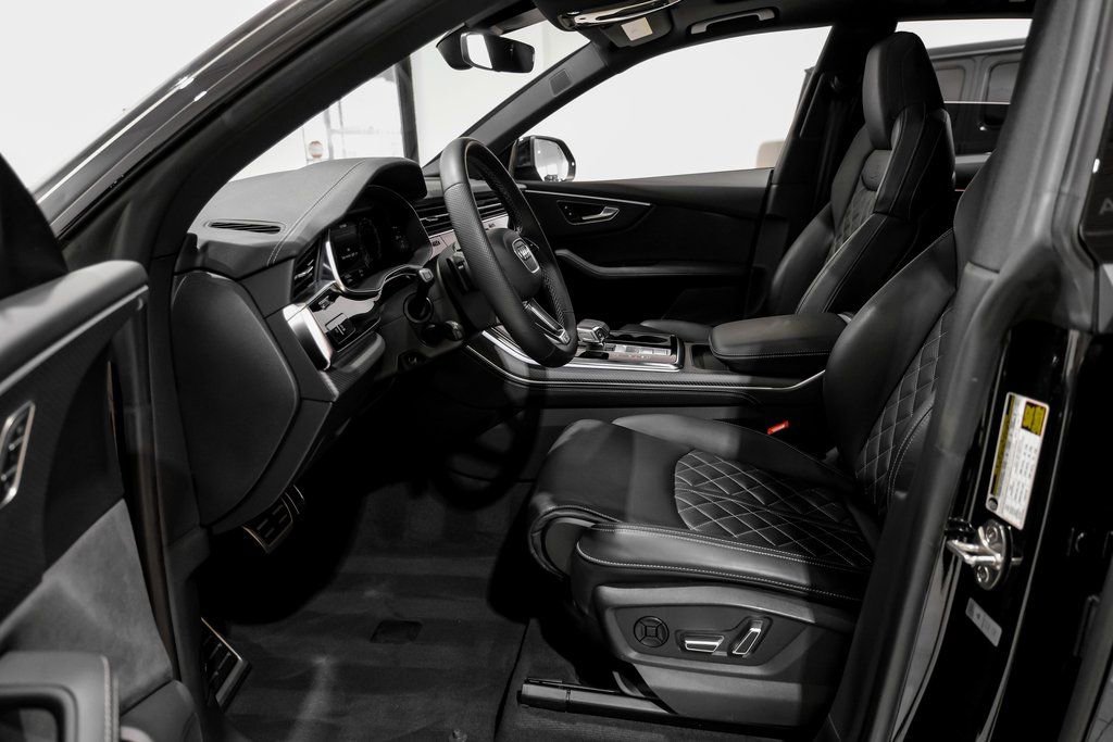 Used 2024 Audi SQ8 Premium Plus w/ Executive Package image 6