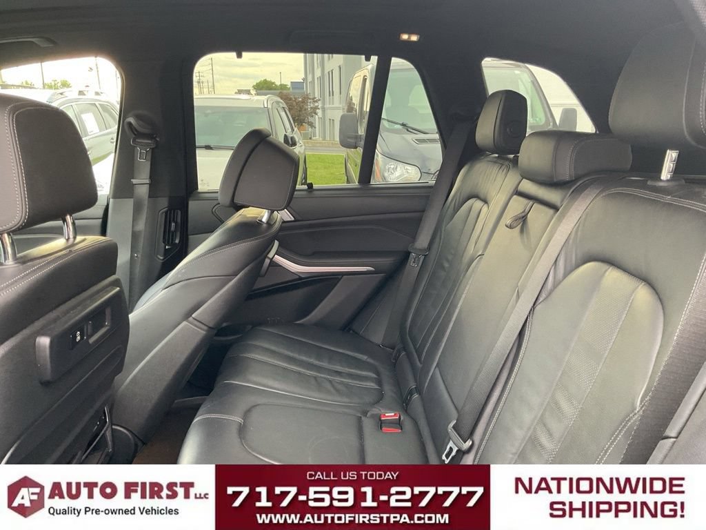 Used 2019 BMW X5 xDrive50i w/ M Sport Package AWD/4WD image 11