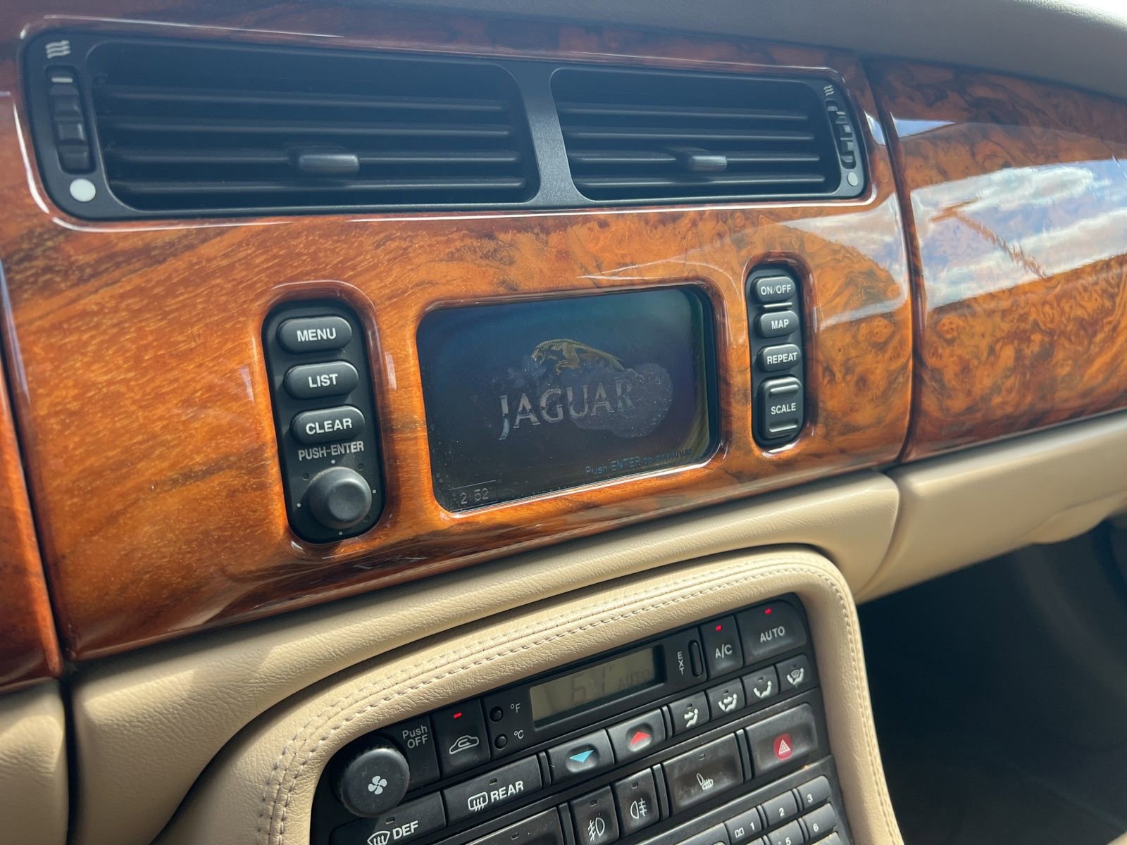 Used 2000 Jaguar XK8 Convertible image 15