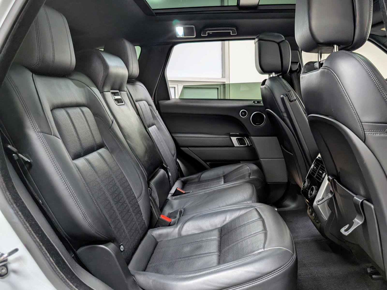 Used 2019 Land Rover Range Rover Sport HSE Dynamic AWD/4WD image 23