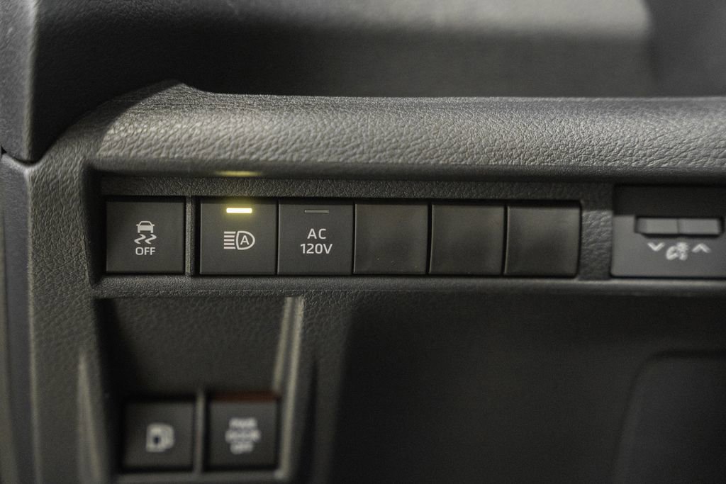 Used 2025 Toyota Sienna Limited AWD/4WD image 42