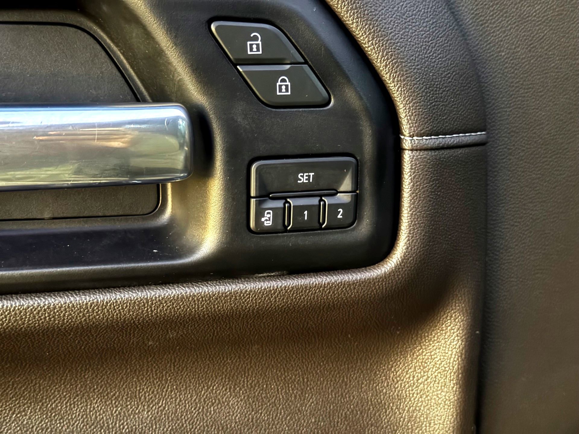 Used 2020 Chevrolet Silverado 1500 LTZ image 18