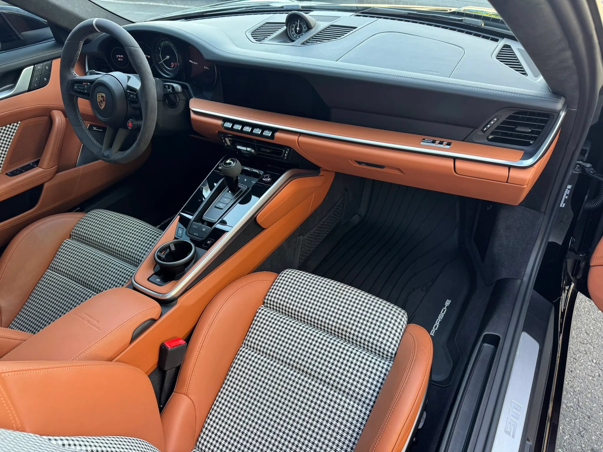 Used 2024 Porsche 911 Turbo S AWD/4WD image 21