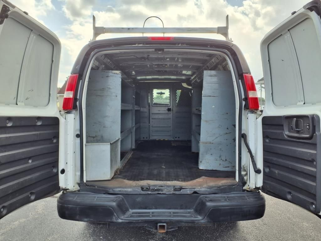 Used 2016 Chevrolet Express 2500 Extended RWD image 11