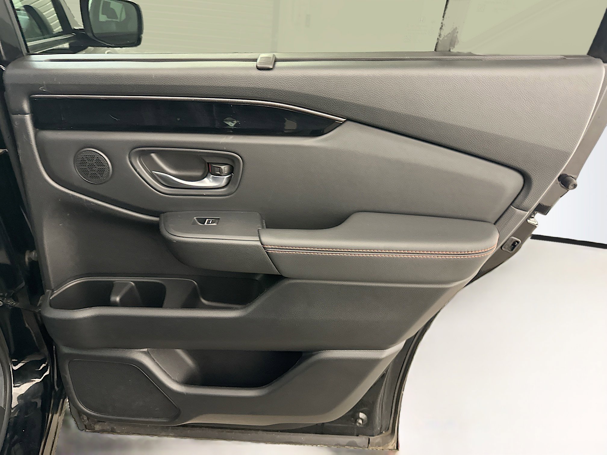 Used 2025 Honda Pilot TrailSport image 34