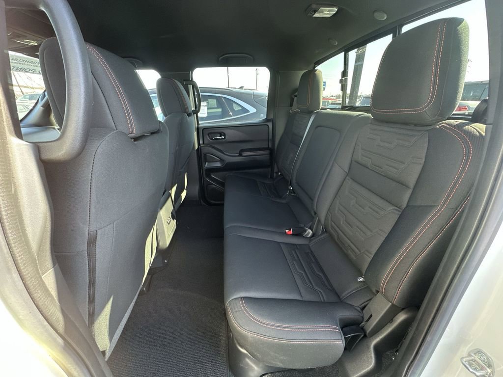 Used 2025 Nissan Frontier PRO-4X AWD/4WD image 21