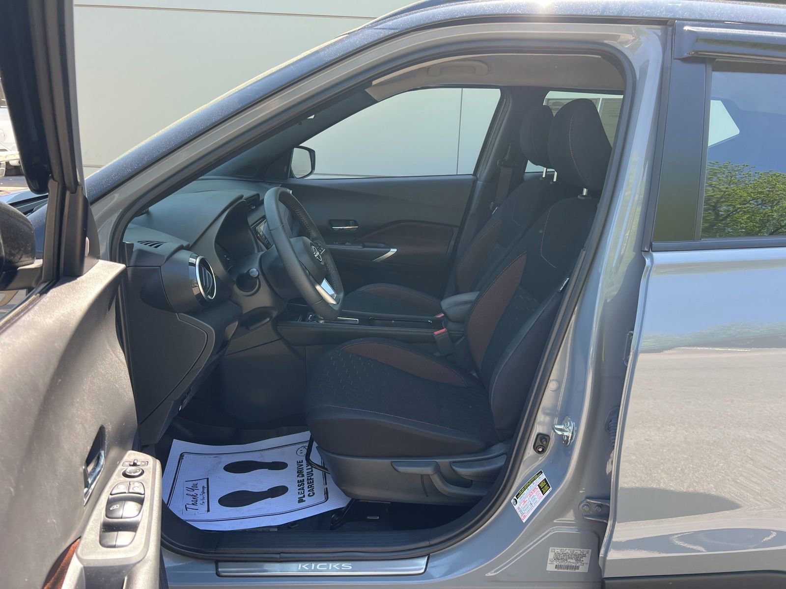 Used 2023 Nissan Kicks SR w/ Exterior Package image 28