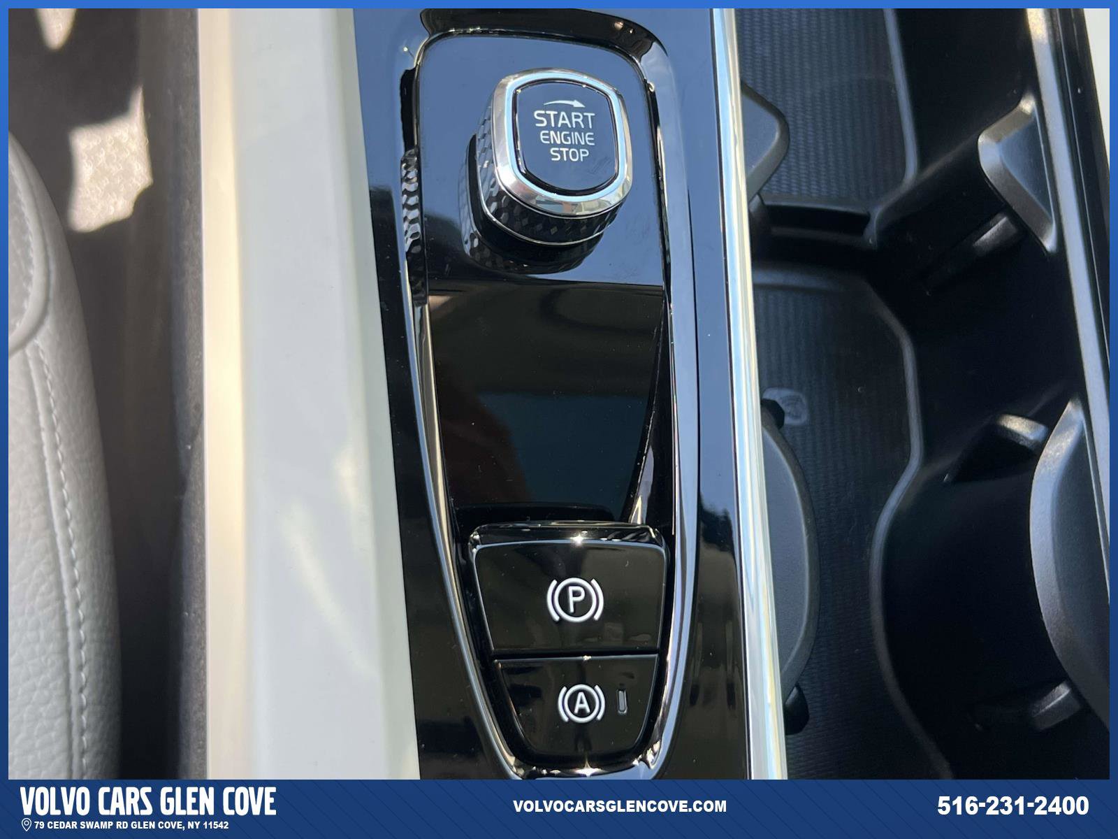 Certified 2024 Volvo XC60 B5 Plus w/ Protection Package Premier image 31