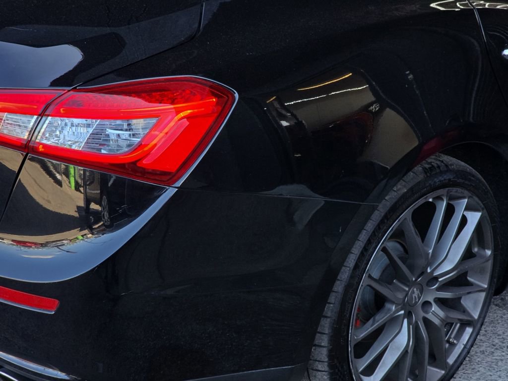 Used 2017 Maserati Ghibli RWD image 22