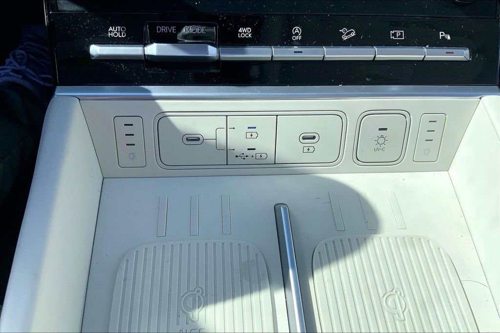 Used 2025 Hyundai Santa Fe Calligraphy image 17