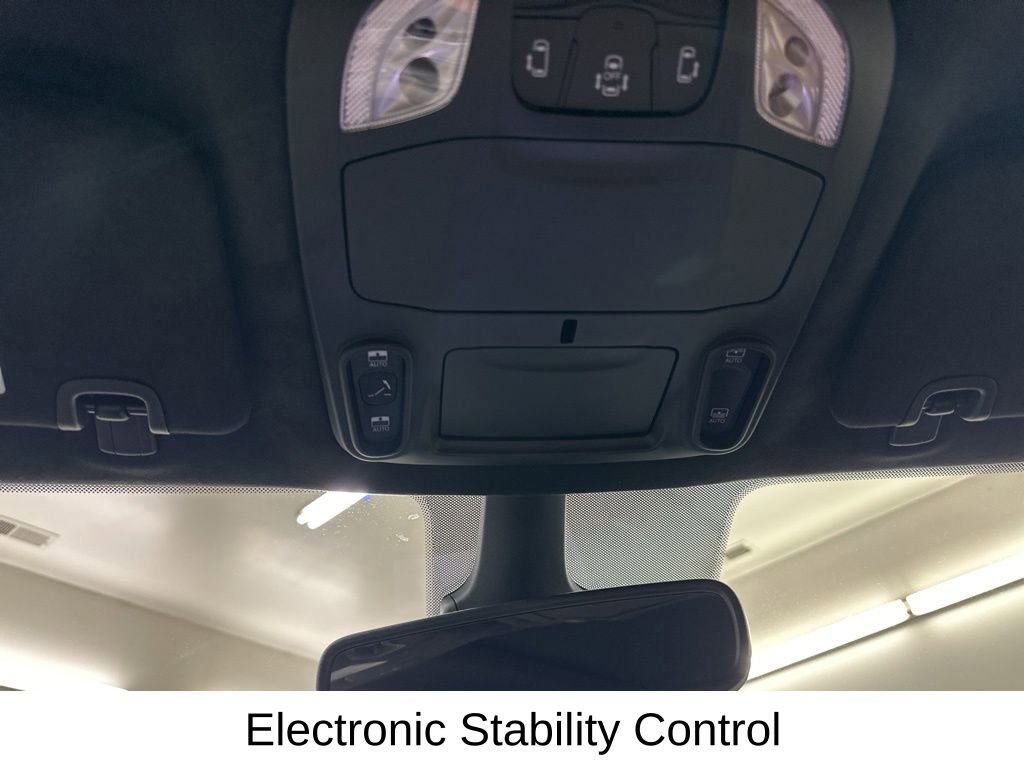 Used 2023 Chrysler Pacifica Pinnacle w/ Trailer Tow Group image 44