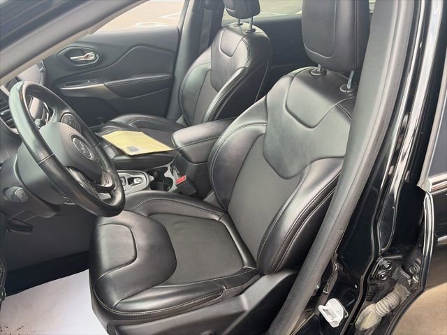 Used 2019 Jeep Cherokee Latitude Plus w/ Cold Weather Group image 8