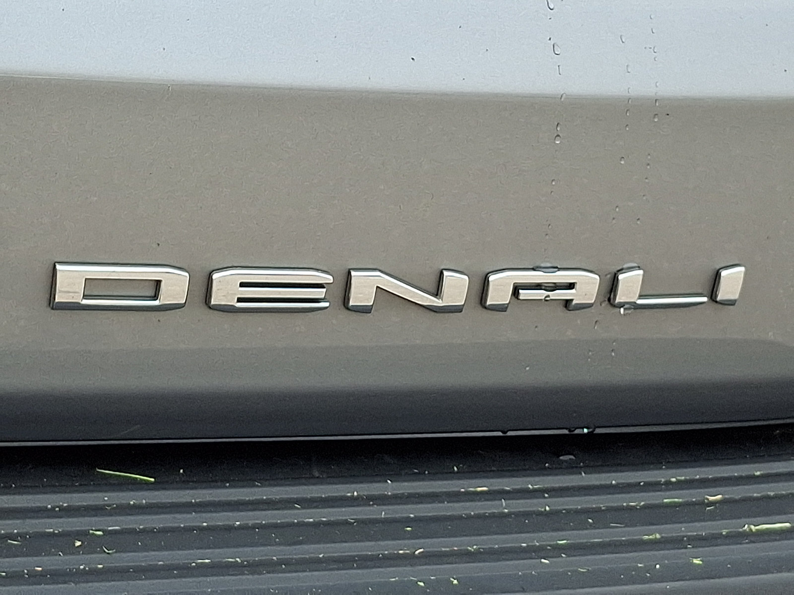 Used 2023 GMC Yukon Denali Ultimate AWD/4WD image 36