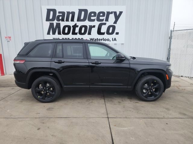 New 2025 Jeep Grand Cherokee Limited w/ Black Appearance Package image 13