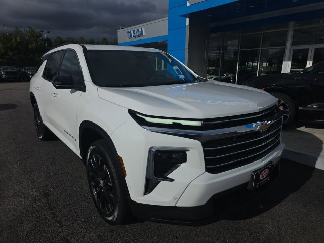 New 2026 Chevrolet Traverse LT image 1