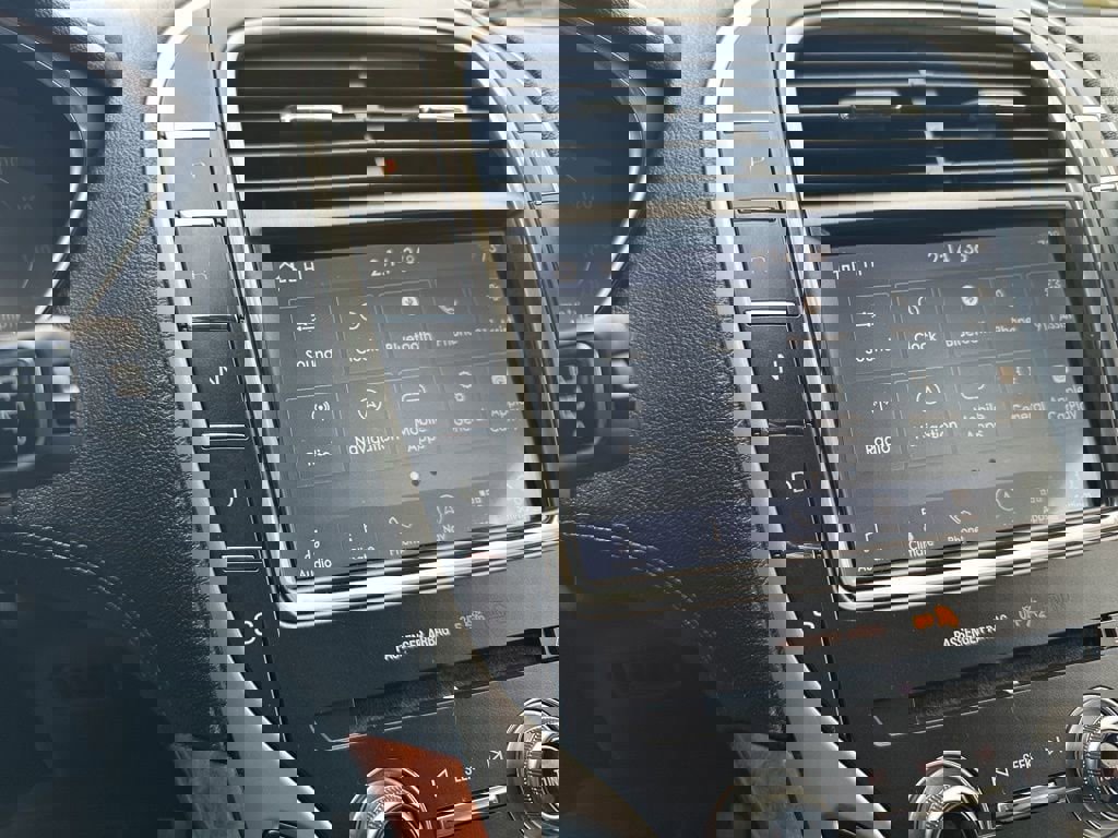 Used 2019 Lincoln Nautilus Select image 23