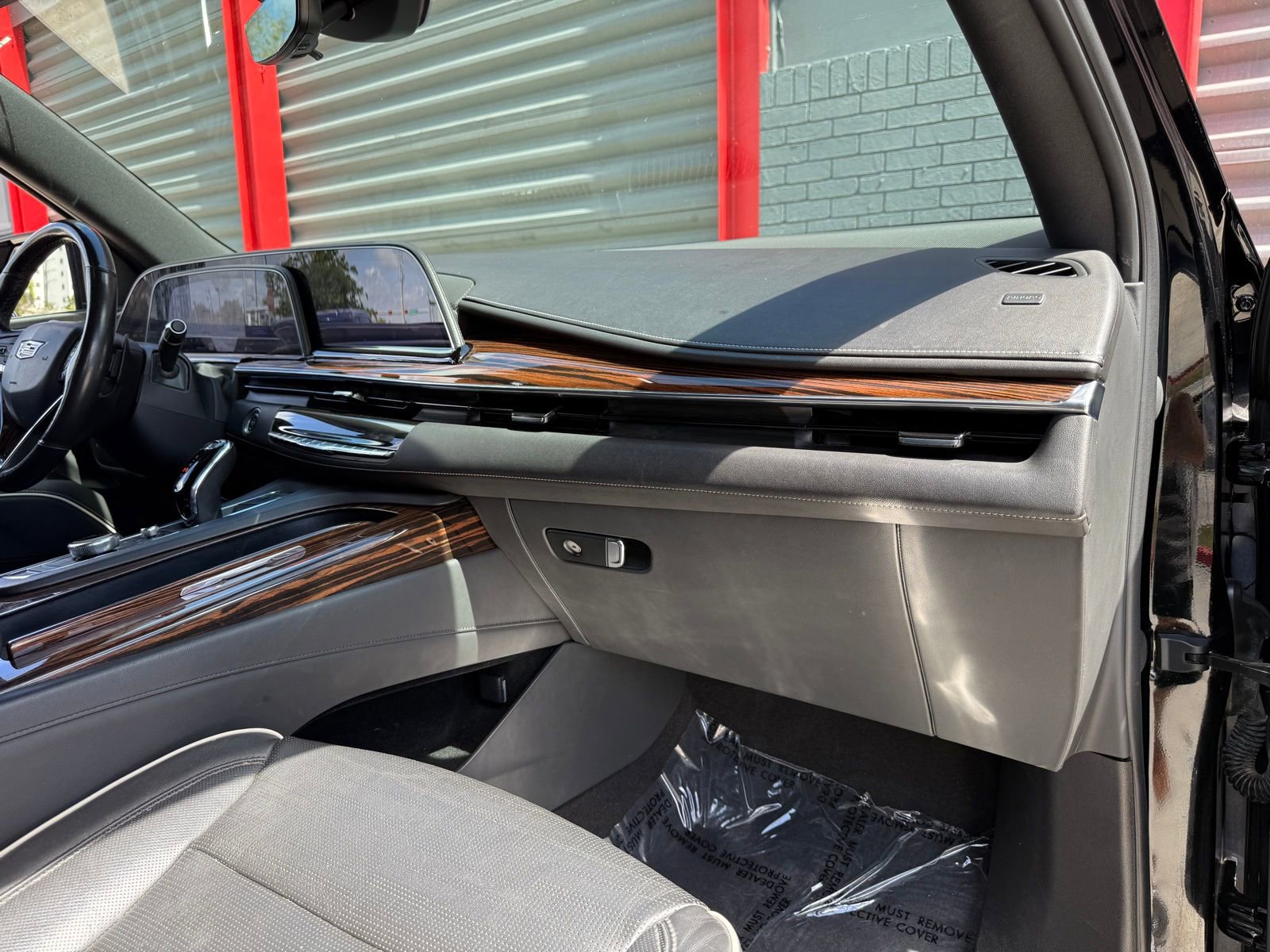 Used 2023 Cadillac Escalade Premium Luxury image 24