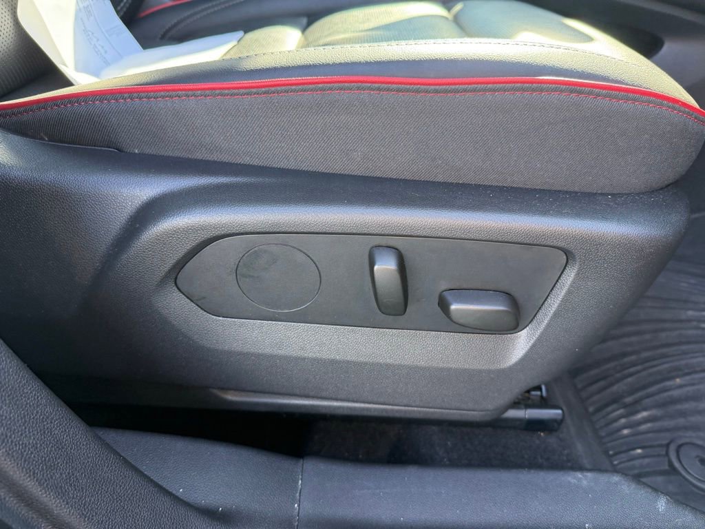 Used 2022 Buick Envision Essence w/ Technology Package II AWD/4WD image 33