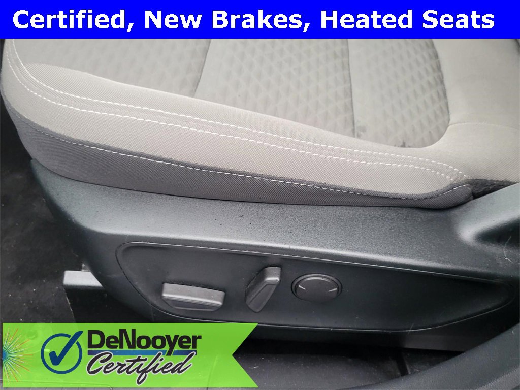 Used 2022 Ford Escape SE w/ Cold Weather Package image 9