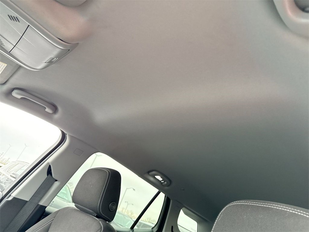 Used 2023 GMC Terrain SLE image 22