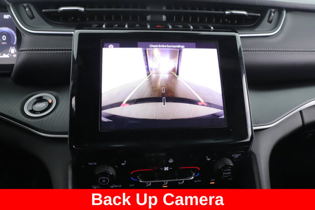Used 2025 Jeep Grand Cherokee Altitude AWD/4WD image 24