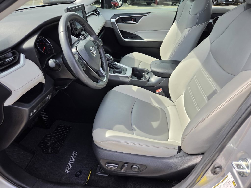 Used 2021 Toyota RAV4 XLE Premium FWD image 21