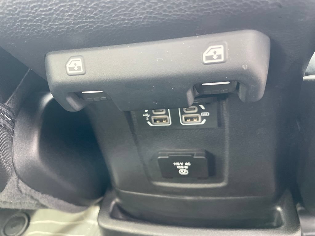 Used 2020 Jeep Wrangler Unlimited Sahara AWD/4WD image 38