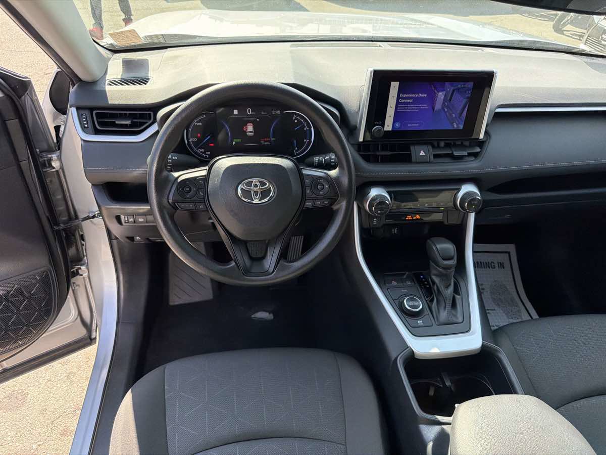 Used 2025 Toyota RAV4 XLE image 11