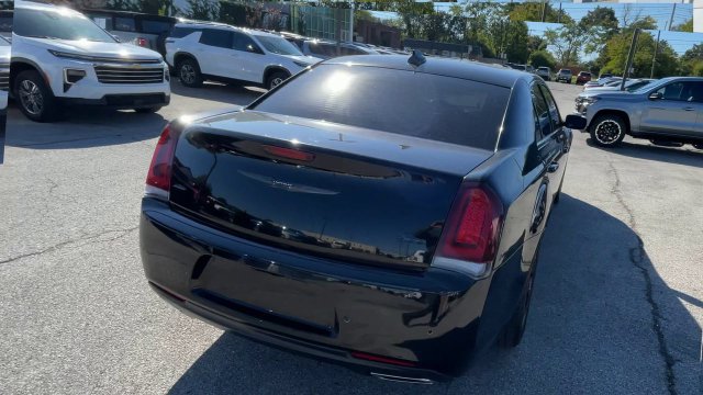 Used 2022 Chrysler 300 Touring L w/ Comfort Group AWD/4WD image 9