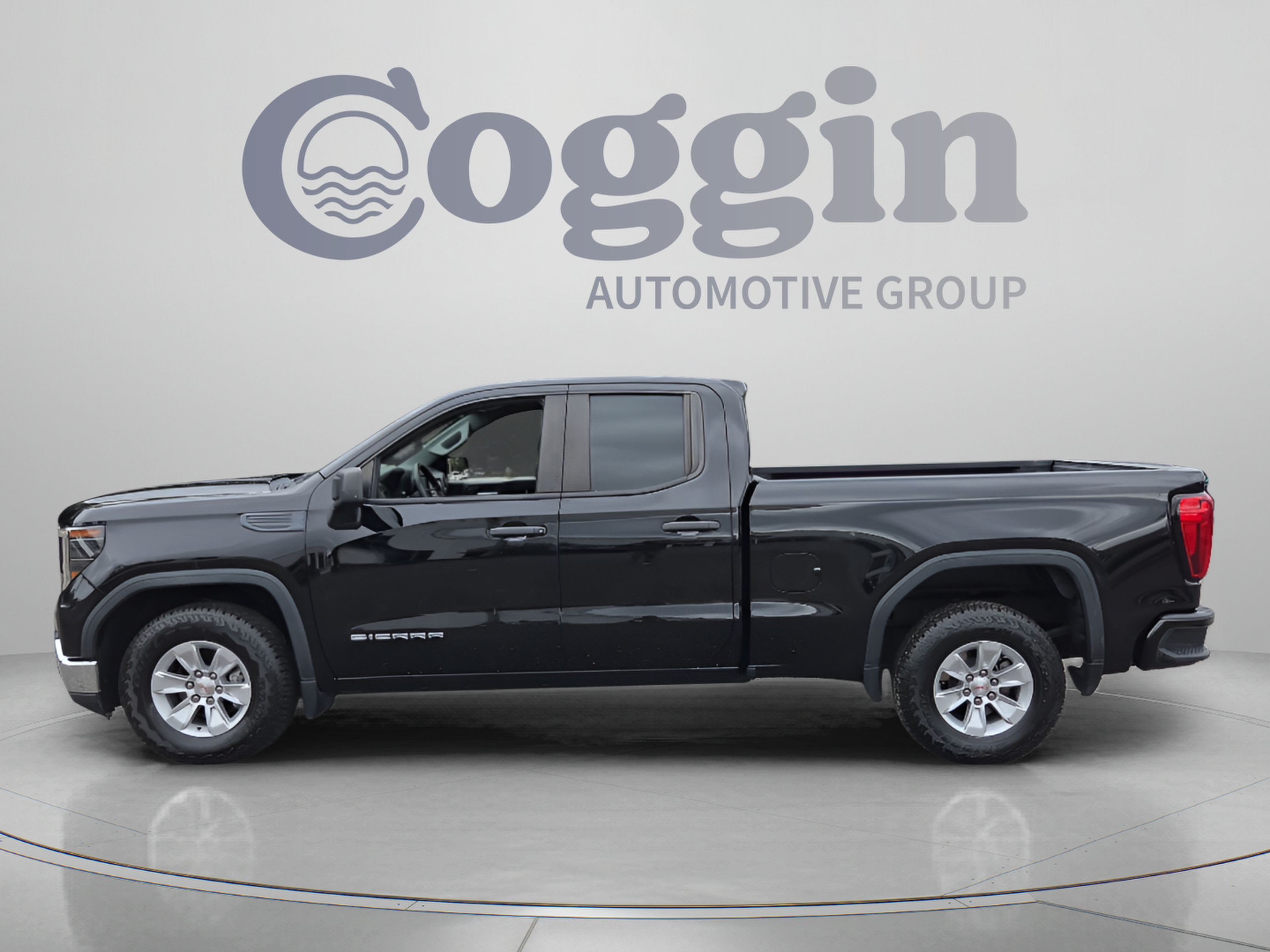 Used 2023 GMC Sierra 1500 Pro w/ Pro Value Package RWD image 2