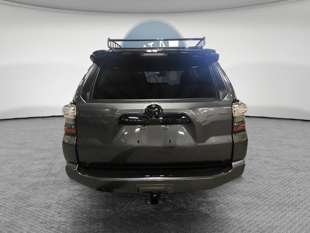 Used 2021 Toyota 4Runner Venture w/ Moonroof Package image 5
