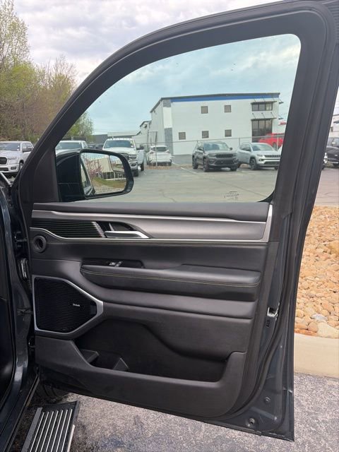 Used 2025 Jeep Wagoneer Series III w/ Premium Group I image 21