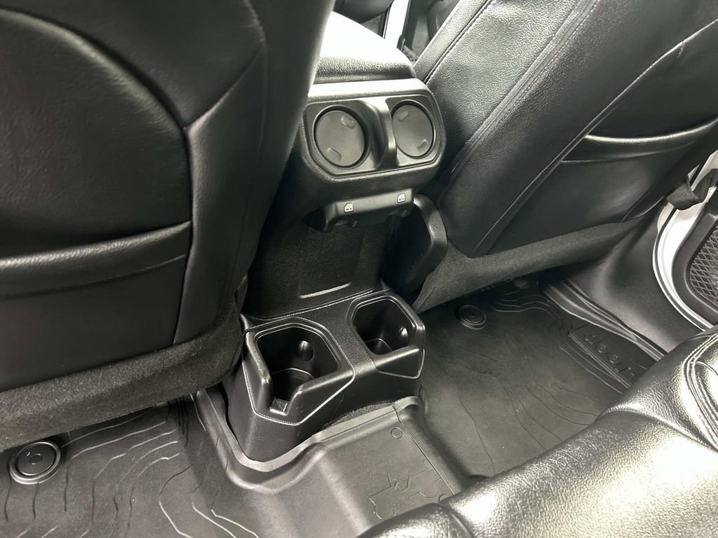 Used 2020 Jeep Wrangler Unlimited Sport image 18