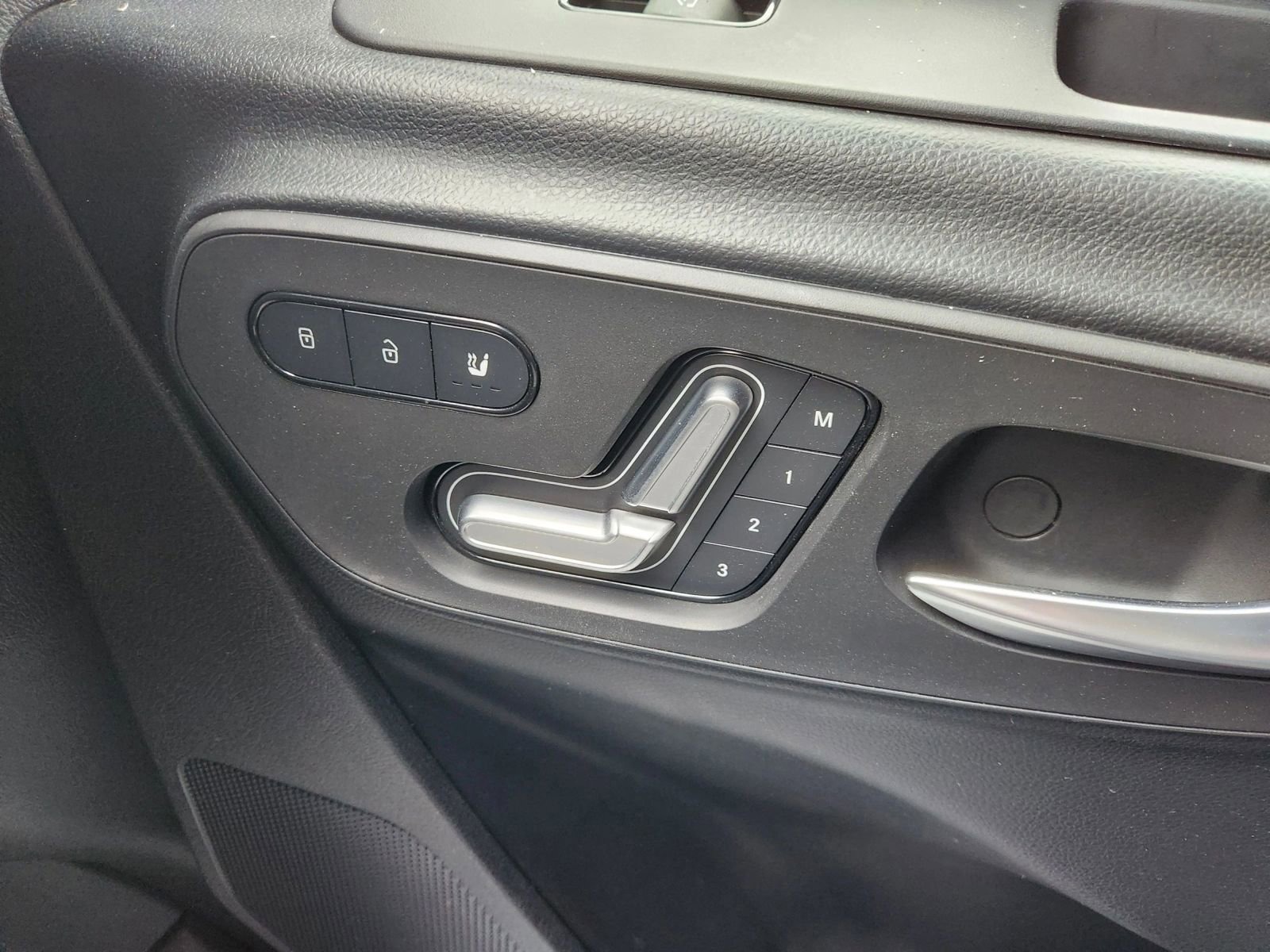 Used 2023 Mercedes-Benz Sprinter 2500 image 13