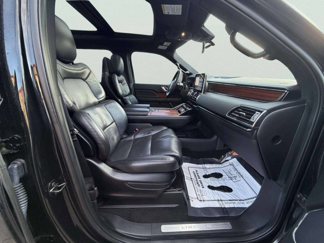 Used 2020 Lincoln Navigator L Reserve image 30