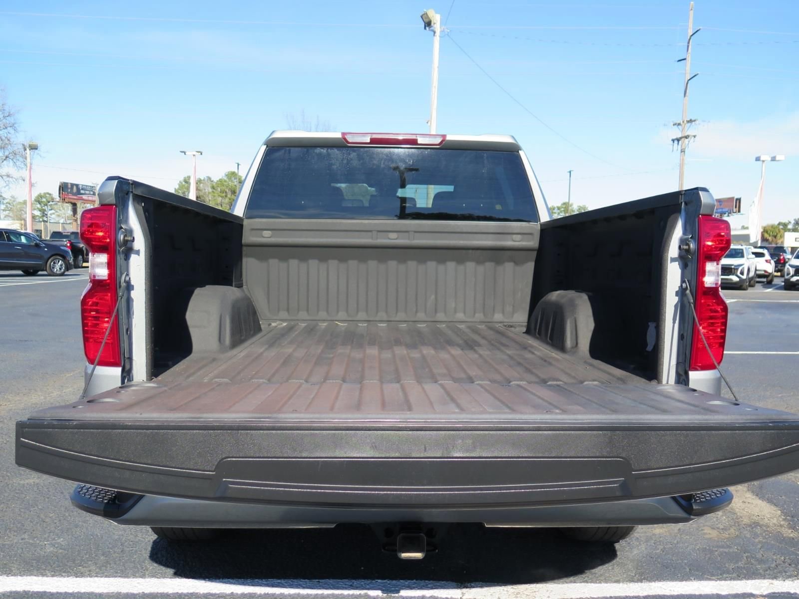 Used 2023 Chevrolet Silverado 1500 Custom image 17