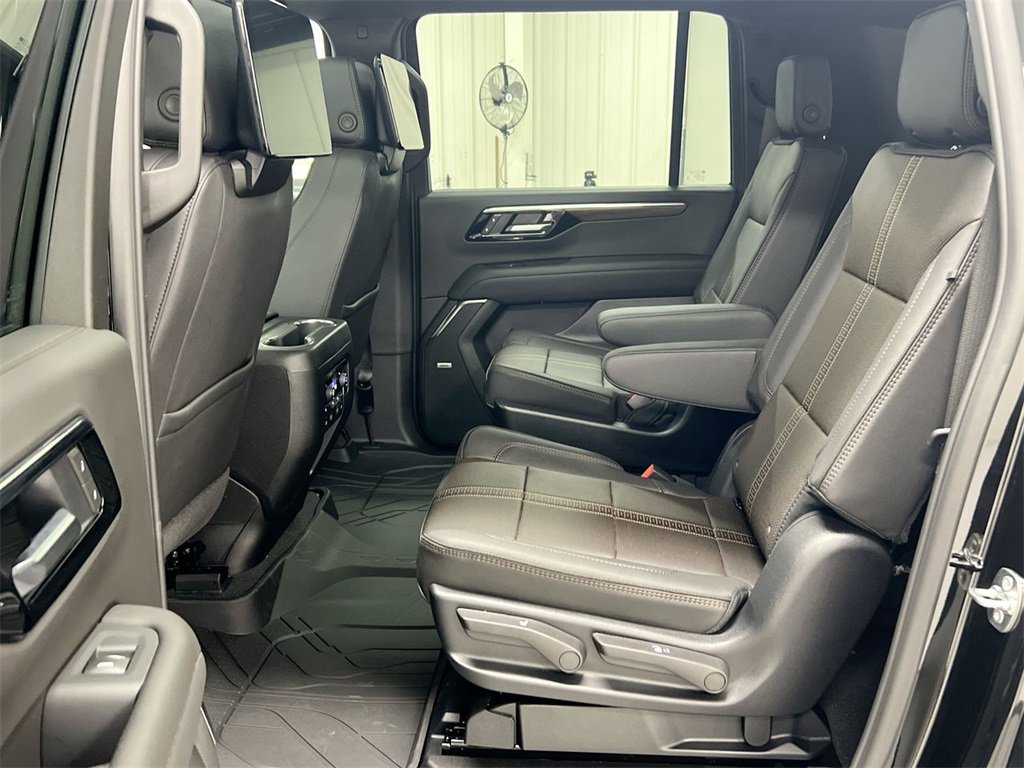 New 2026 Chevrolet Suburban High Country image 24