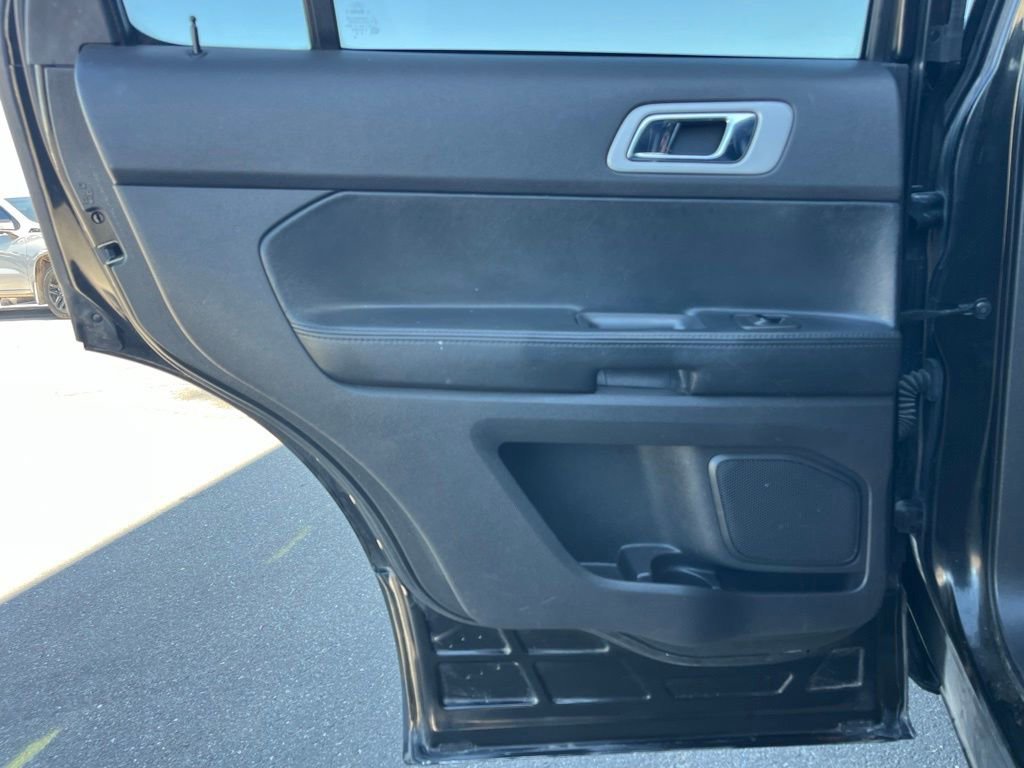 Used 2014 Ford Explorer XLT w/ Equipment Group 202A AWD/4WD image 20