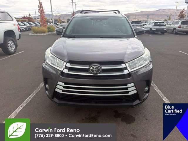 Used 2017 Toyota Highlander XLE AWD/4WD image 2