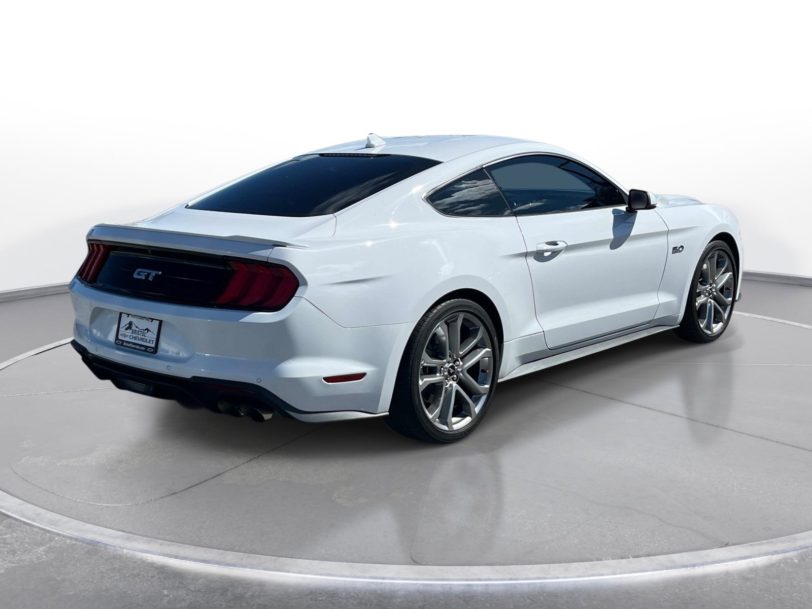 Used 2022 Ford Mustang GT Premium w/ Equipment Group 401A RWD image 4