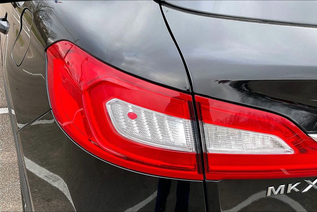 Used 2016 Lincoln MKX Reserve w/ Climate Package image 28