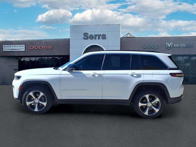 Used 2026 Jeep Grand Cherokee Limited AWD/4WD image 4