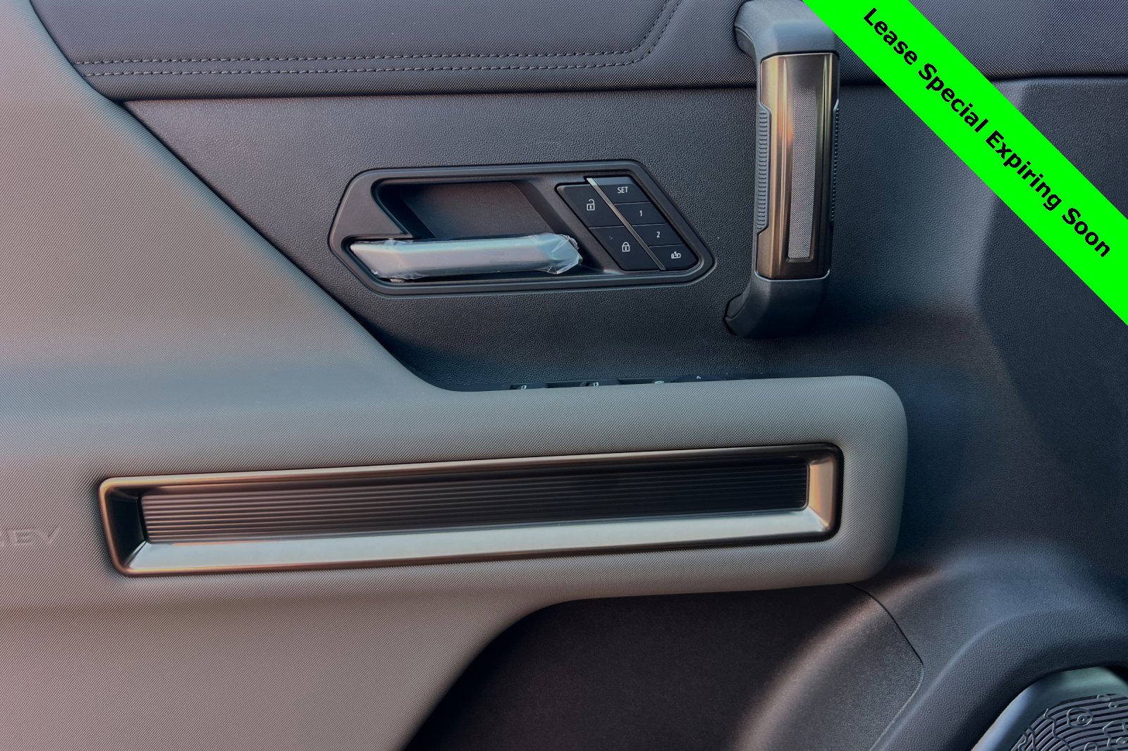 New 2025 GMC Hummer EV 2X image 9